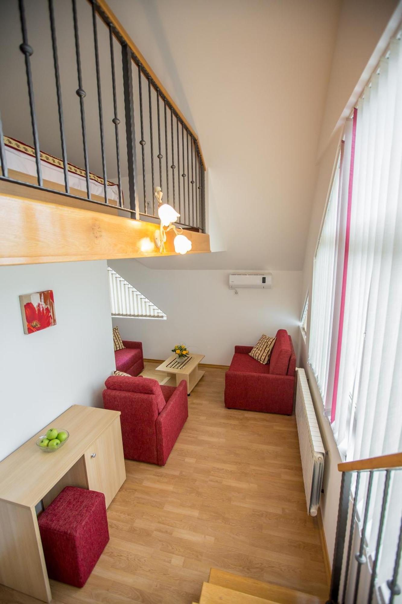 Apartments And Rooms Millennium Ogulin Zewnętrze zdjęcie